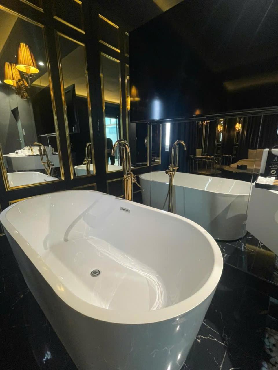 A In Atistar 2* TP. Hồ Chí Minh